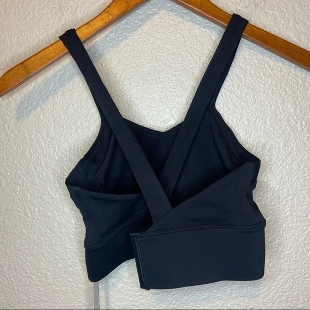 NWT Astoria Black Sports Bra Size Medium‎